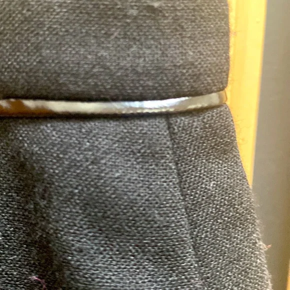 Tory Burch Black knee length Skirt with patent piping. - Picture 3 of 7